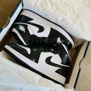 Air Jordan 1 Mid “All-Star”